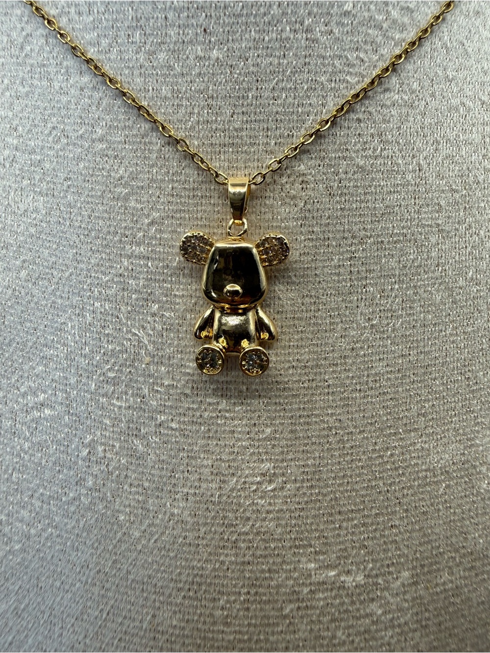 Stainless steel necklace with gold teddy bear pendant – Women's jewelry